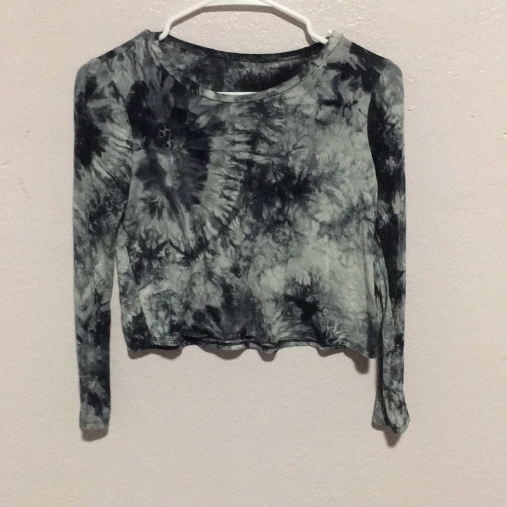 Black and white ti-dye cropped long sleeve